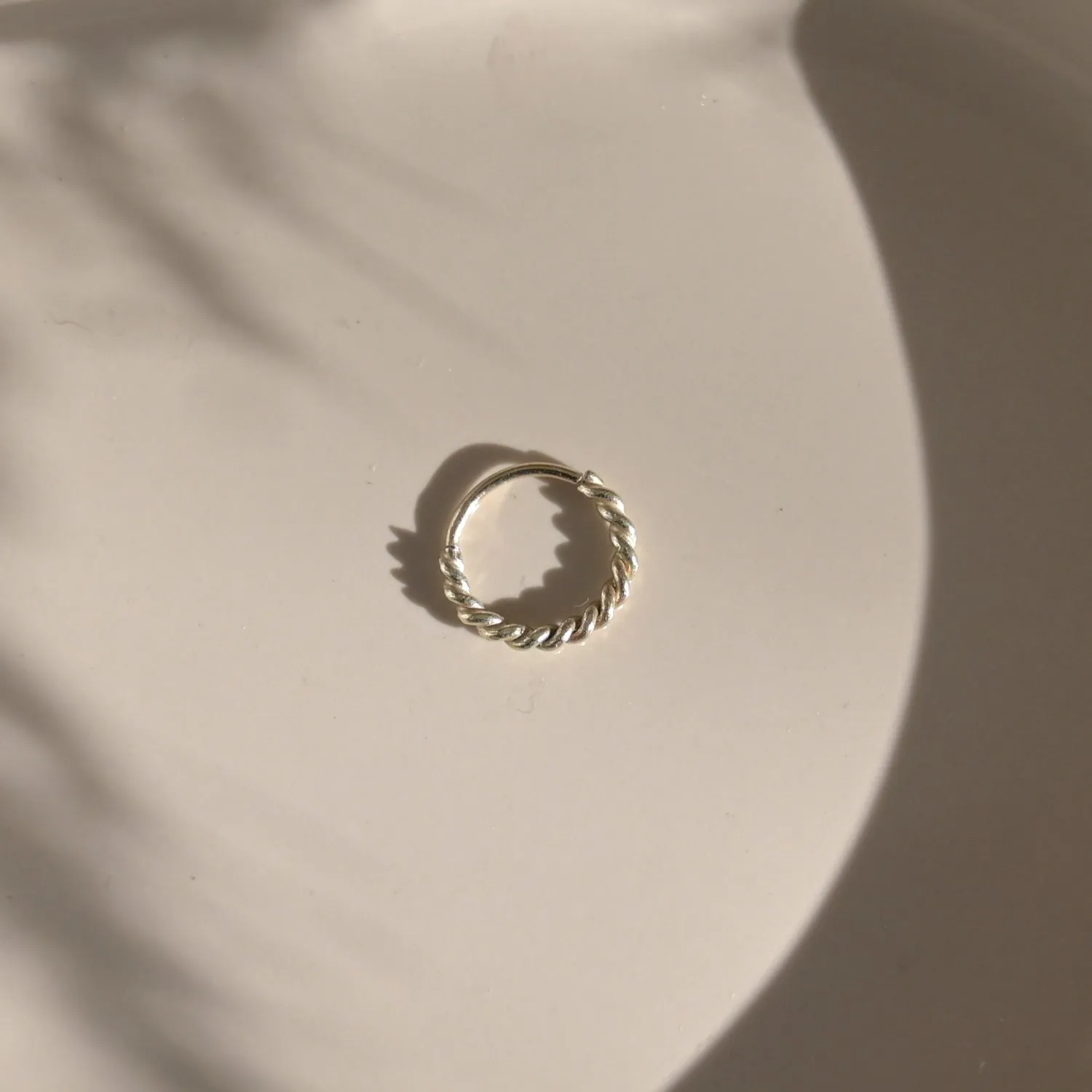 18ct Gold Twisted Cartilage Helix Hoop Earrings - Image 3