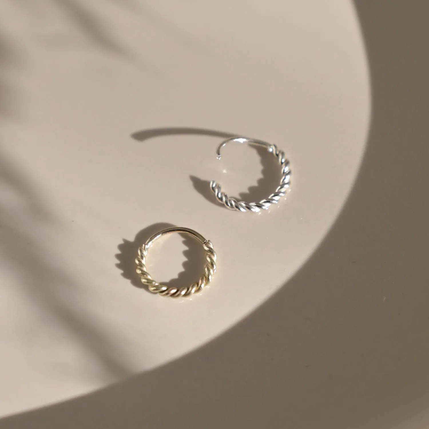 18ct Gold Twisted Cartilage Helix Hoop Earrings - Image 5