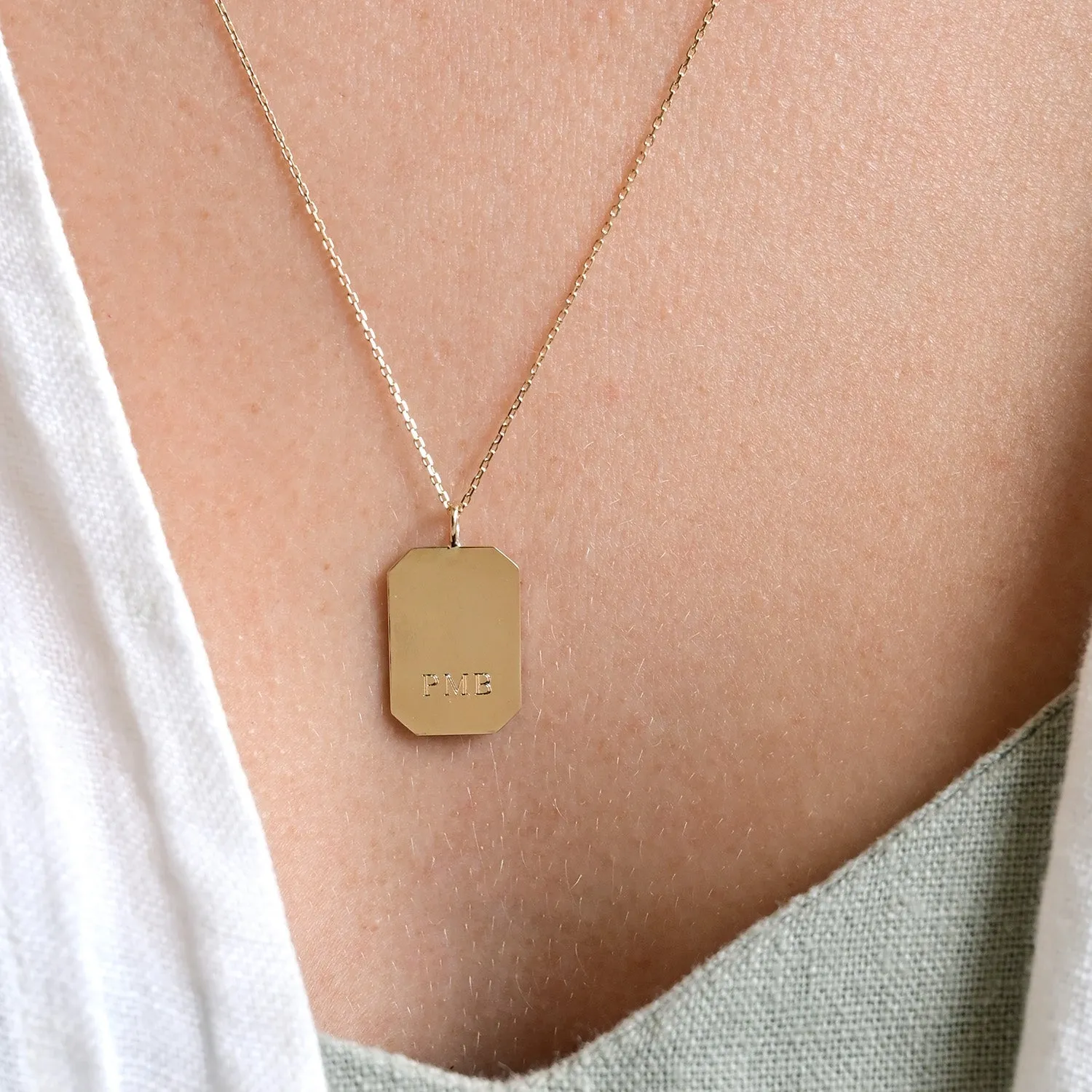 9ct Gold Personalised Rectangle Pendant Necklace - Image 4
