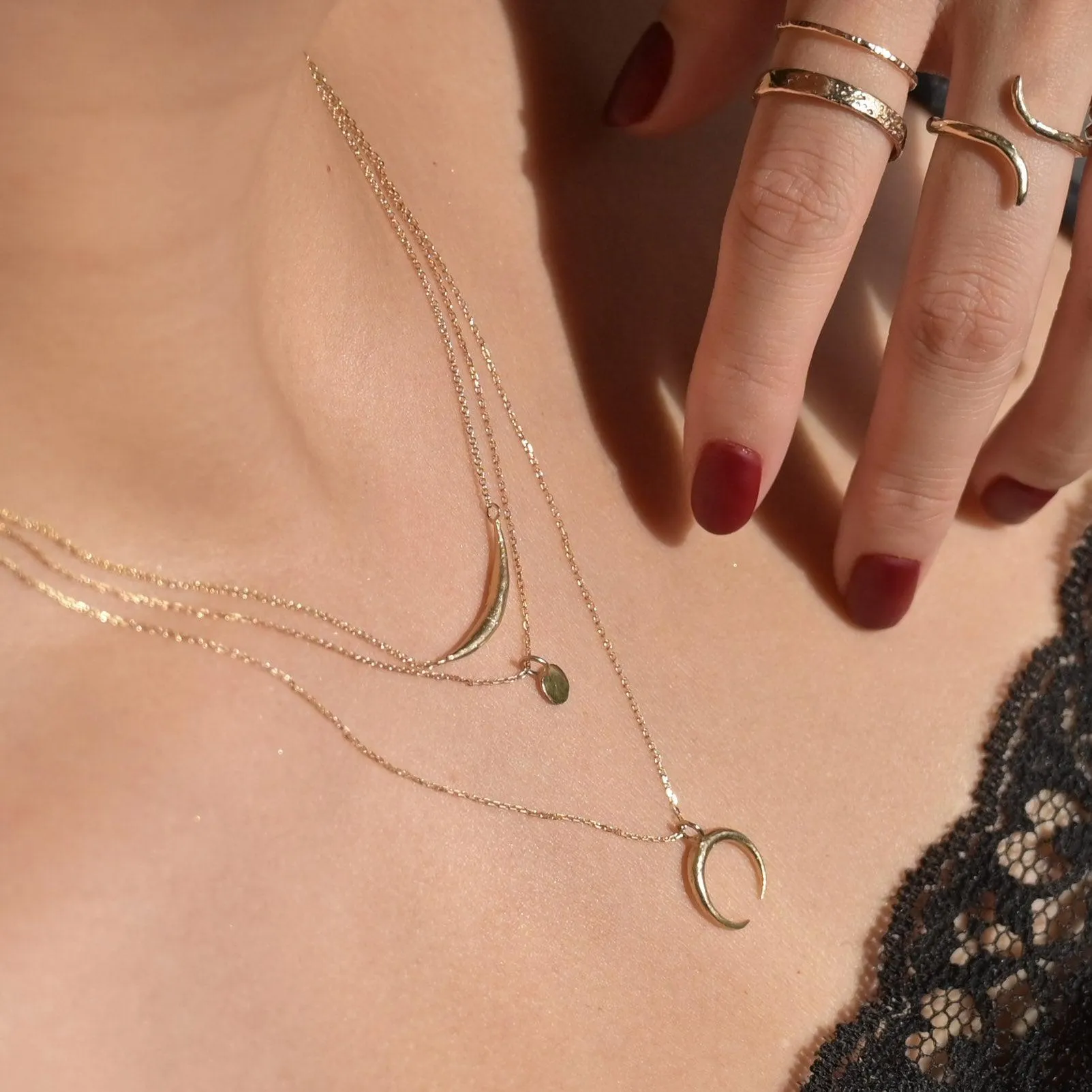 9ct Gold Connected Eclipse Necklace - Image 5