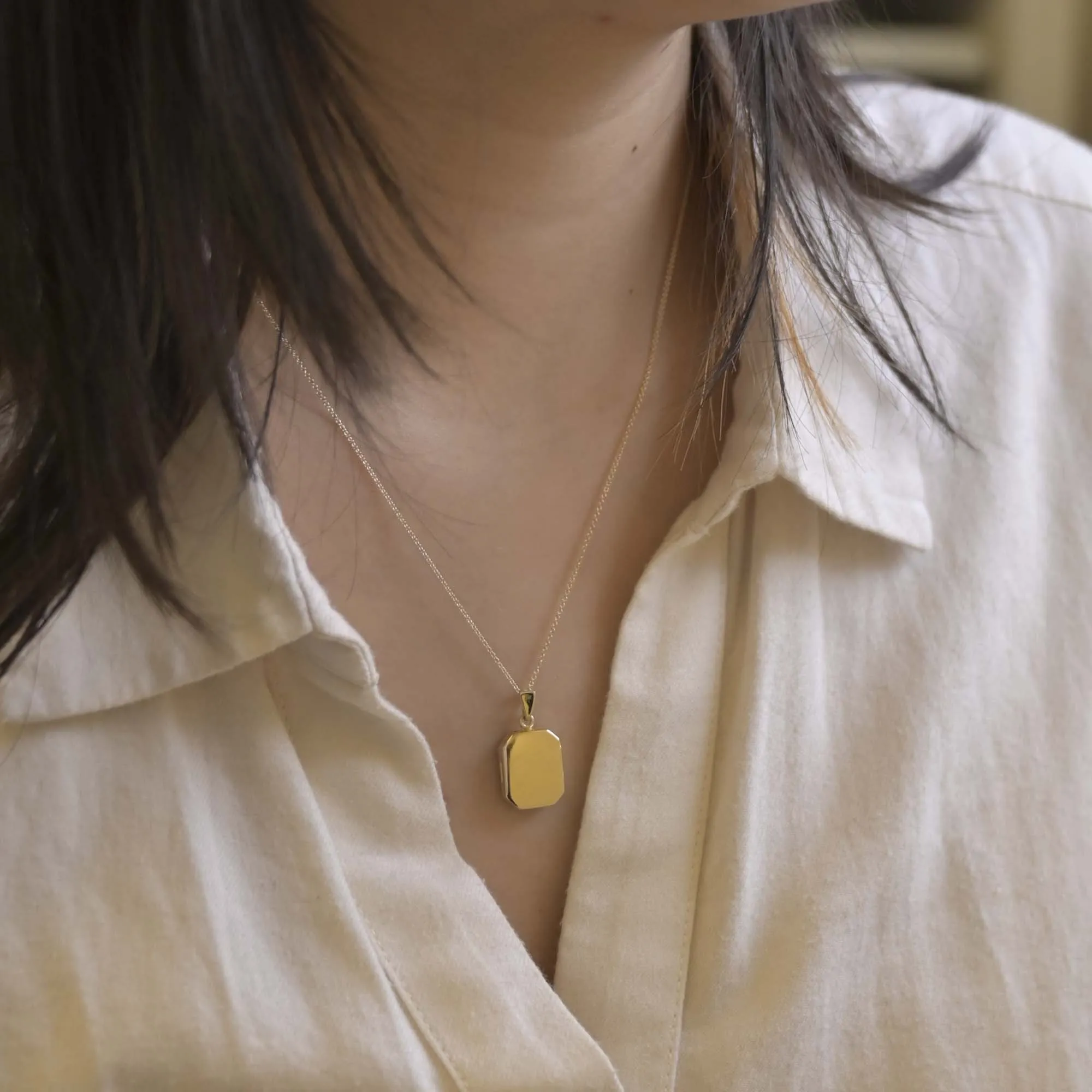 9ct Gold Personalised Rectangle Locket Necklace - Image 5