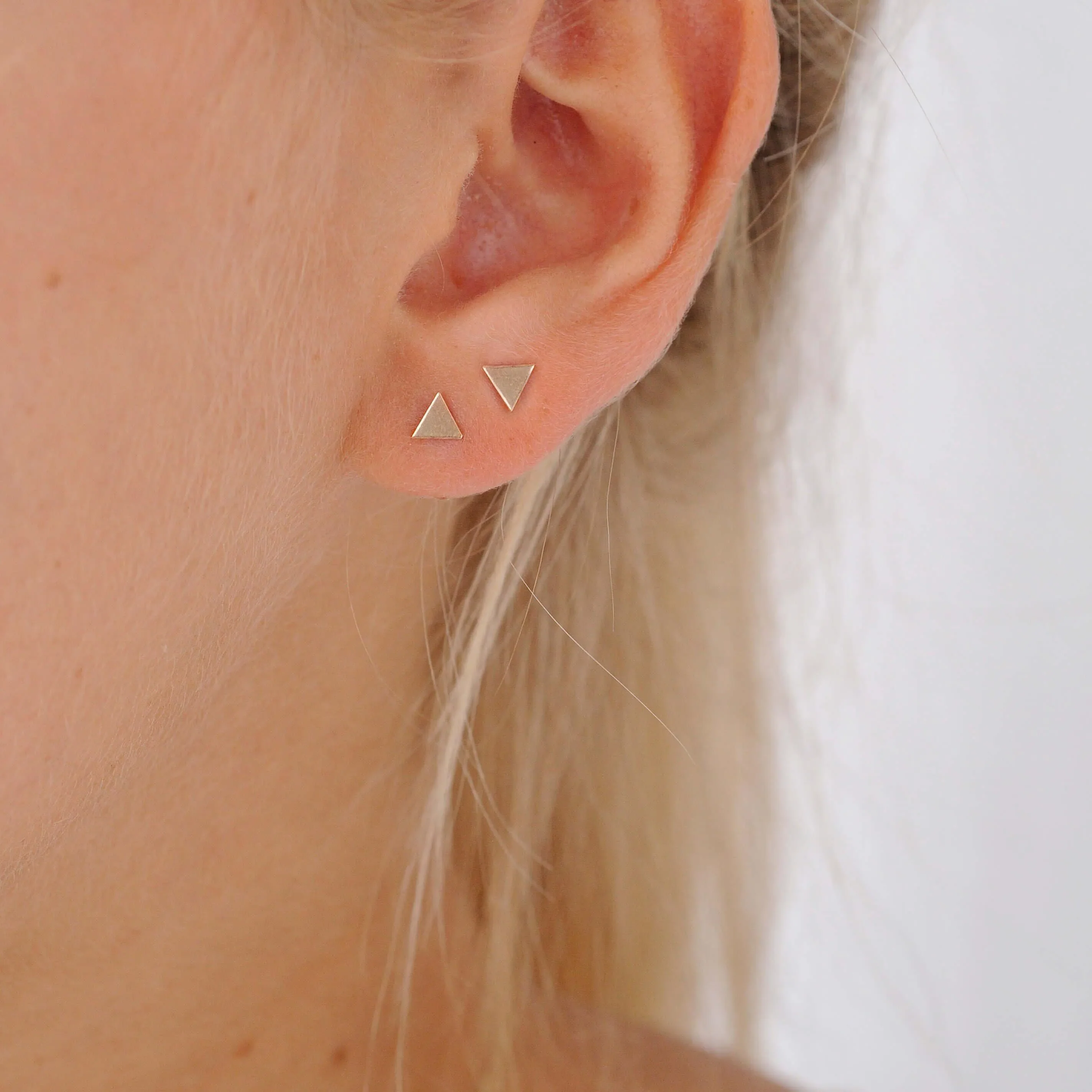 9ct Gold Small Triangle Studs - Image 4