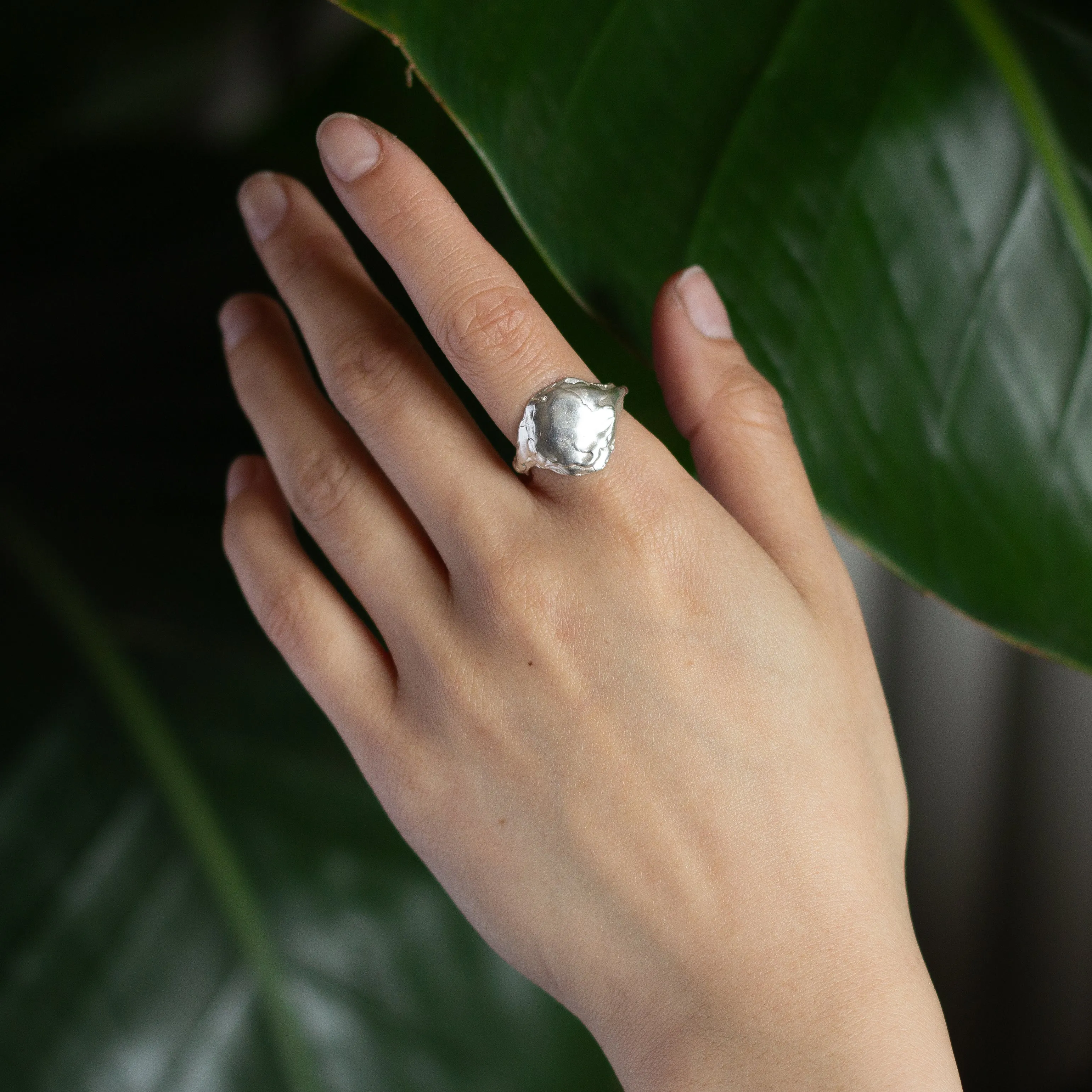 Silver Bloom Full Moon Ring - Image 8