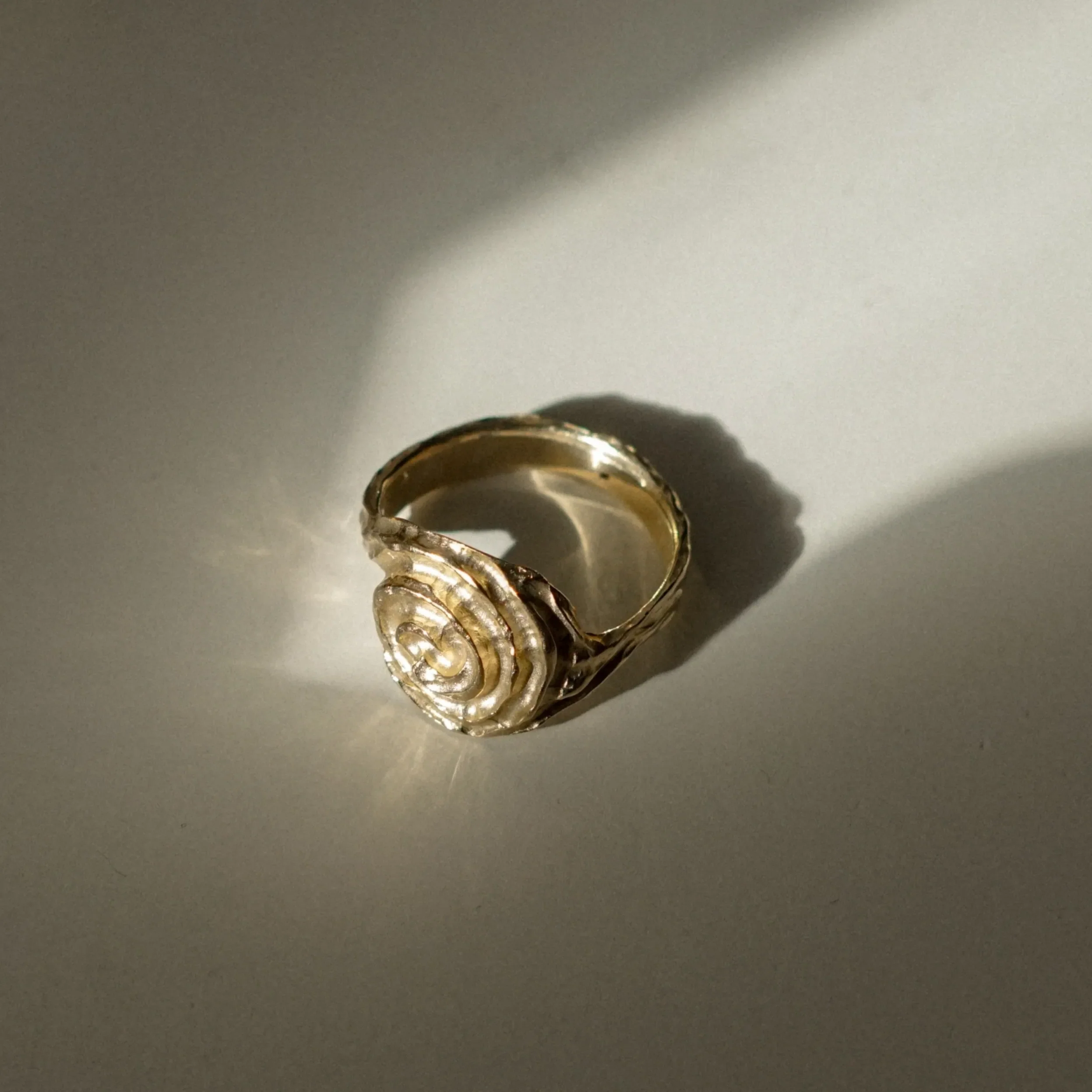 9ct Gold Bloom Swirl Ring - Image 7