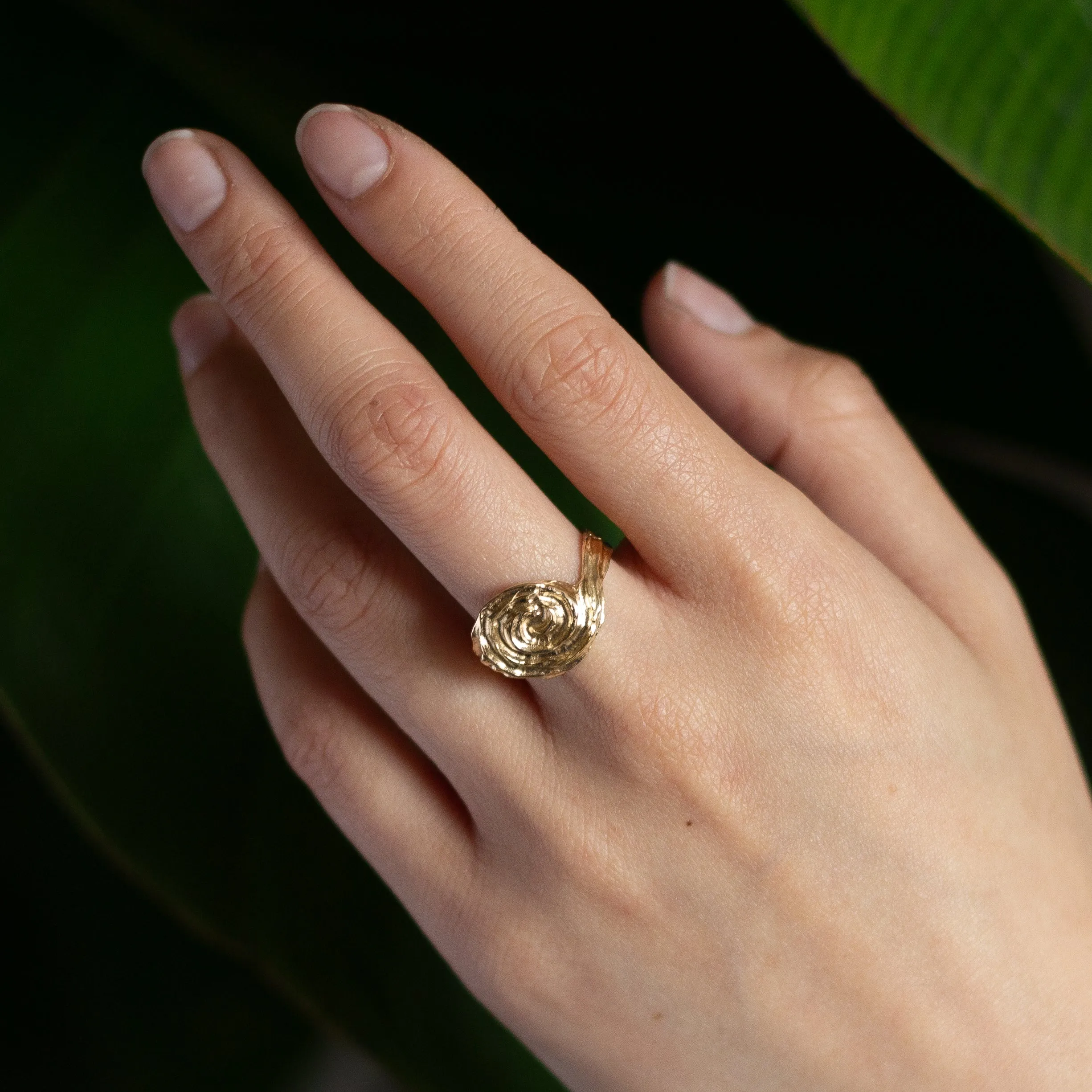9ct Gold Bloom Swirl Ring - Image 8