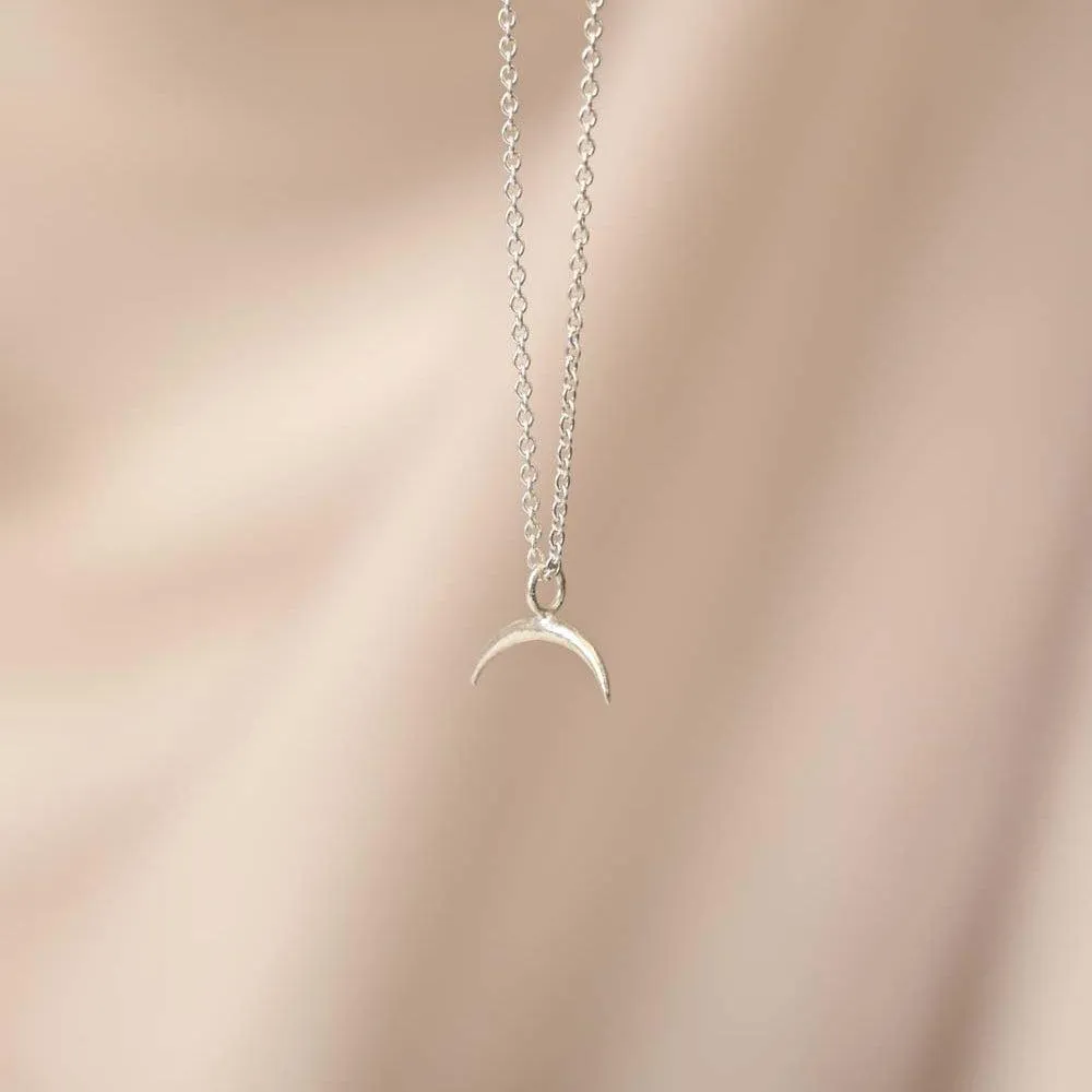 Silver Dainty Eclipse Pendant Necklace - Image 5