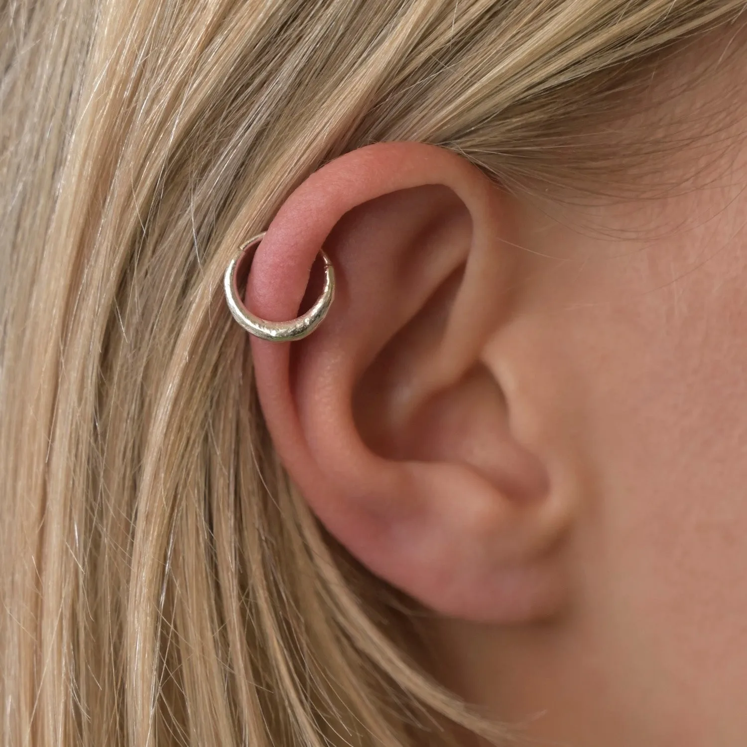 Silver Eclipse Cartilage Helix Hoop Earrings - Image 4