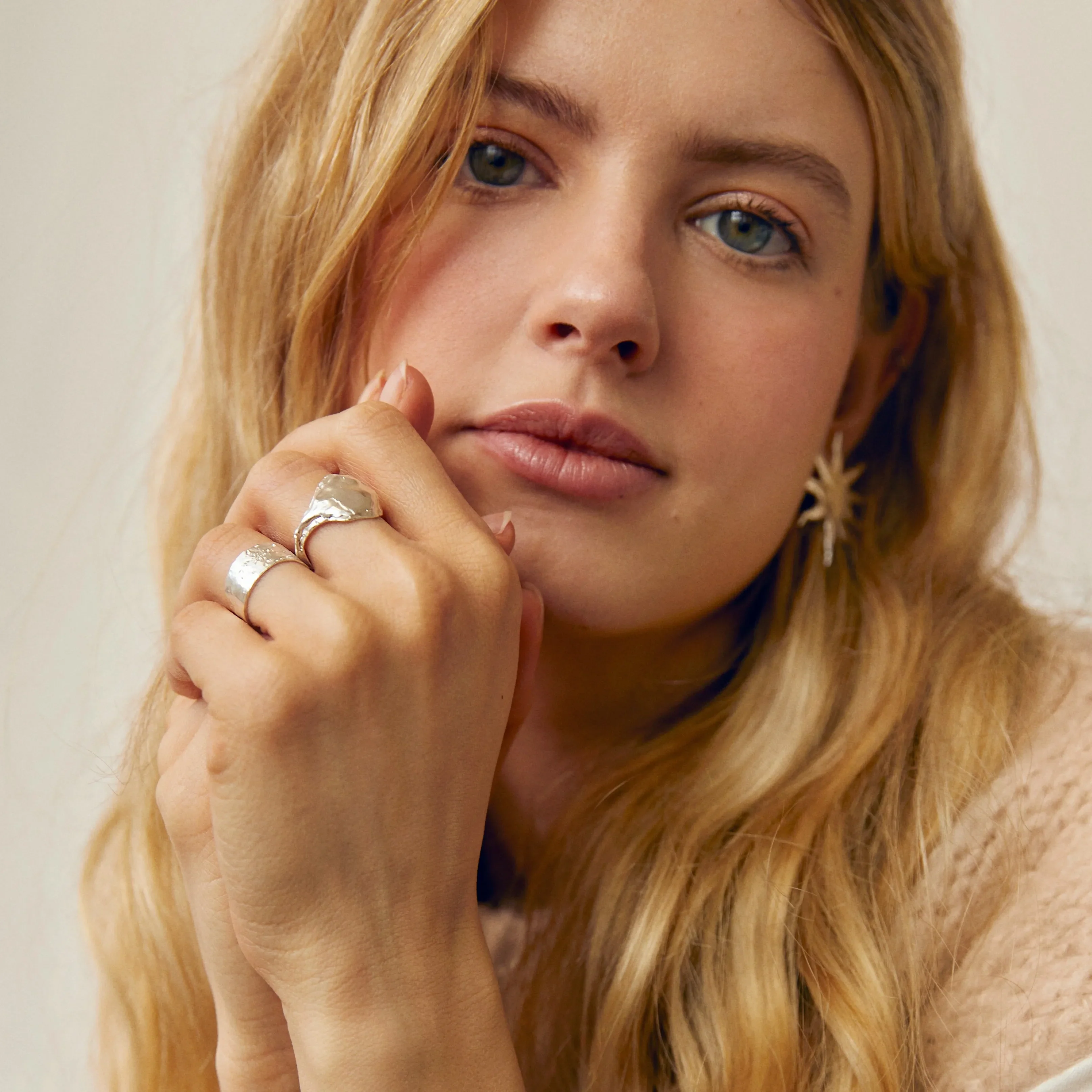 Silver Bloom Full Moon Ring - Image 3