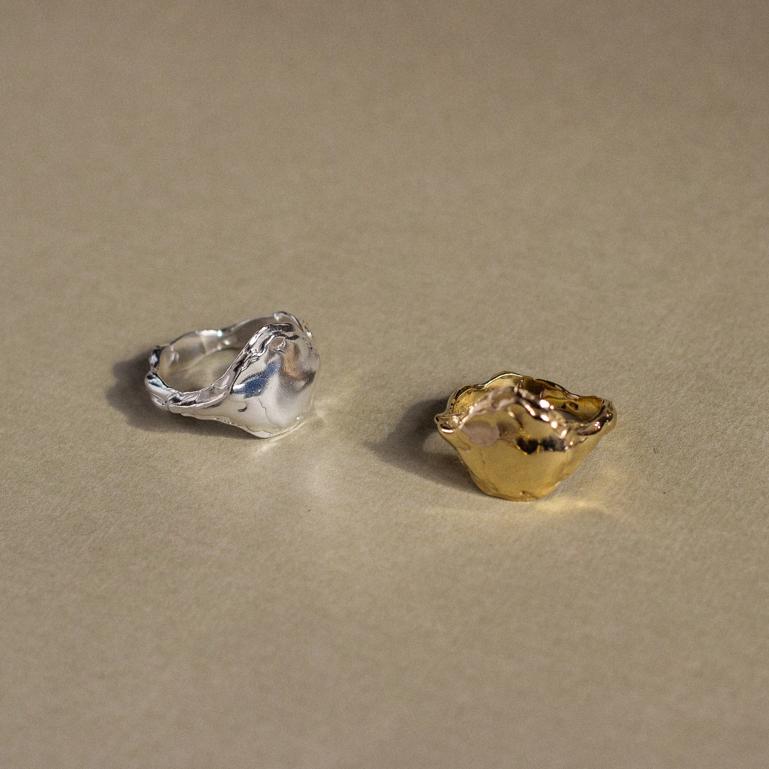 Silver Bloom Full Moon Ring - Image 4